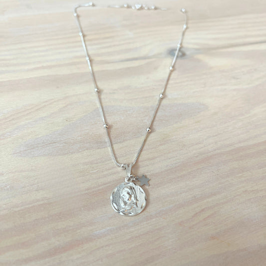 Collar Virgen Niña con Estrella Guía