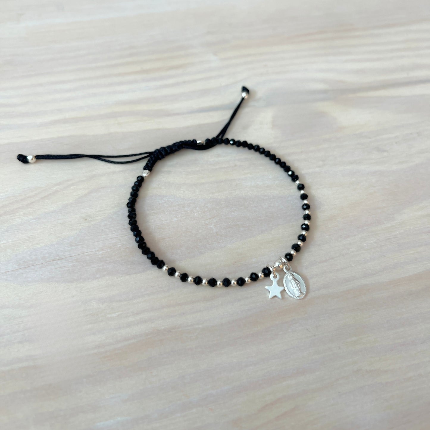 Pulsera Macramé Virgen de los Rayos