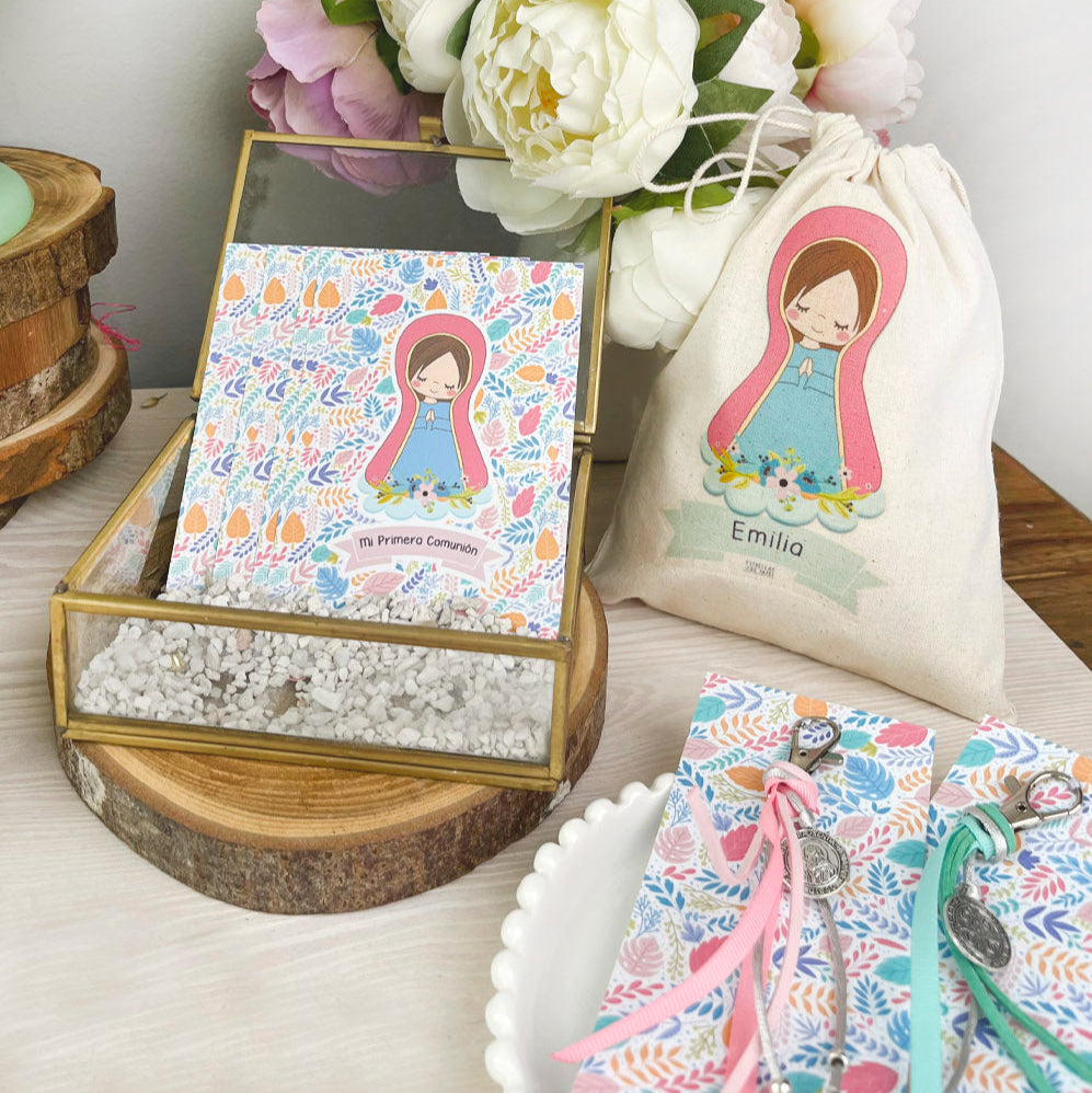 Santito primera comunión niña: Virgen Lupe Hojas