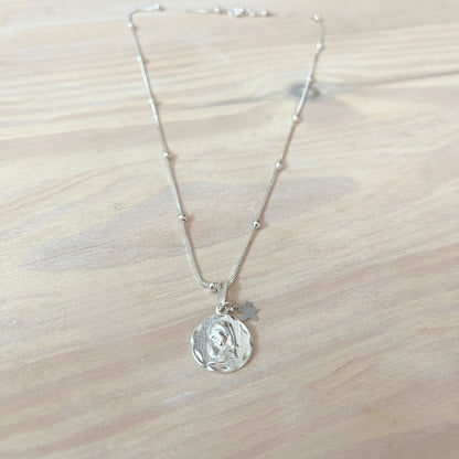 Collar Virgen Niña con Estrella Guía